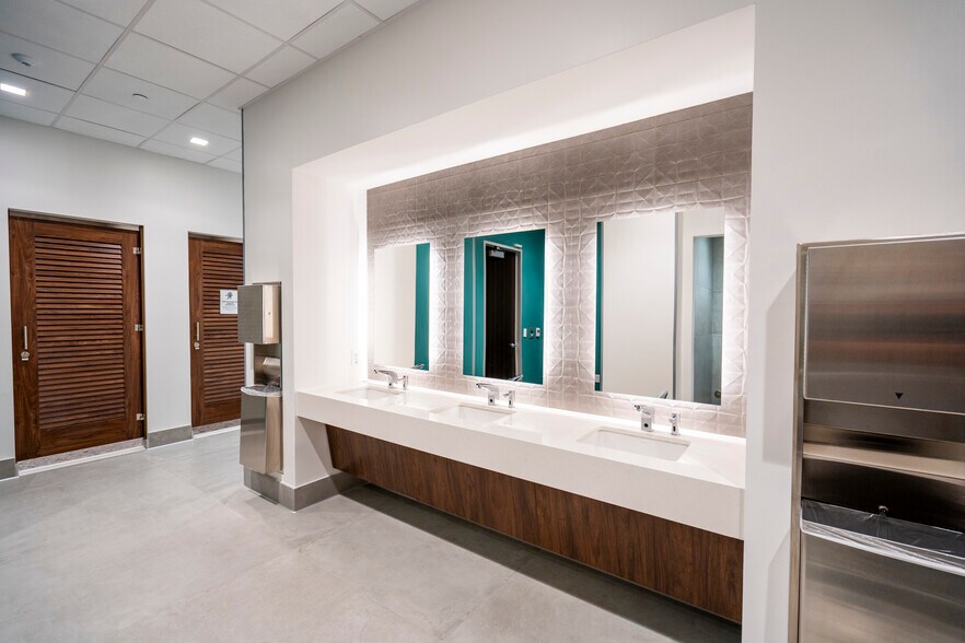 More Photos Of 2600 Via Fortuna, Austin Unknown For Lease