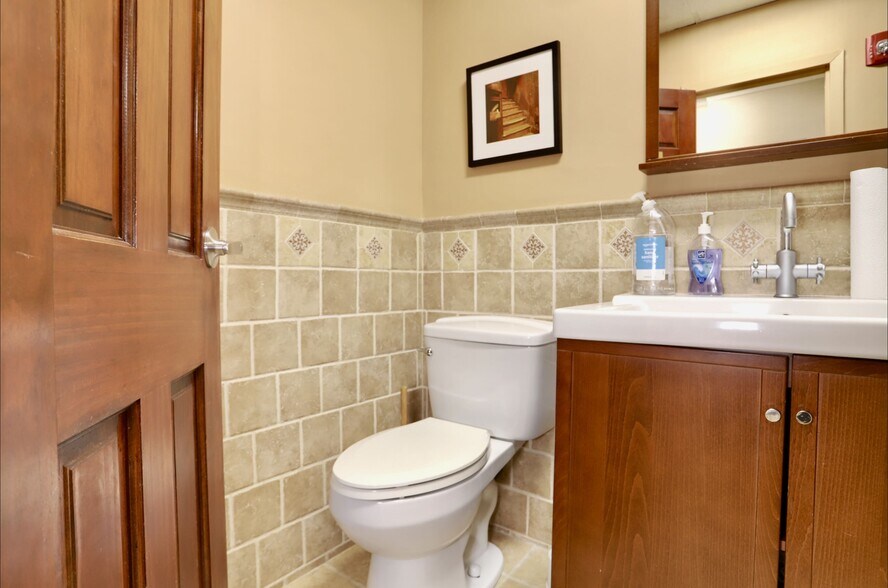 More Photos Of 1590 Anderson, Fort Lee Apartments For Lease