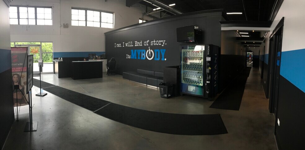 More Photos Of 193 Northfield Rd, Northfield Health Club For Lease