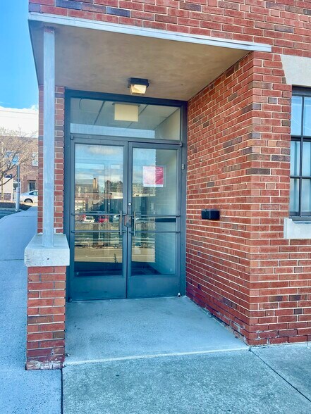 More Photos Of 30 S Water St, Greenwich Bank For Lease