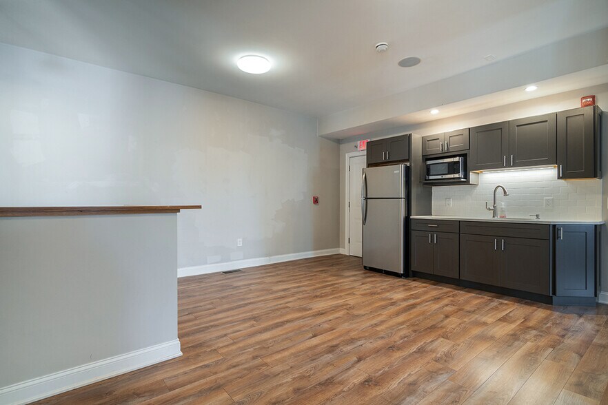 More Photos Of 3287 Post Rd, Warwick Storefront Retail Office For Lease