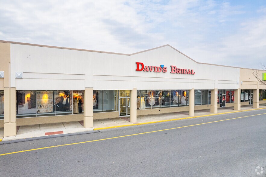 More Photos Of 2590 Macarthur Rd, Whitehall Unknown For Lease