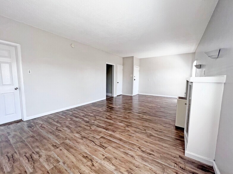 More Photos Of 679 Obispo Ave, Long Beach Apartments For Sale