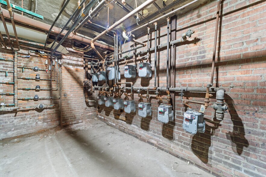 More Photos Of 2800-2806 Mayfield Rd, Cleveland Heights Storefront Retail Office For Sale