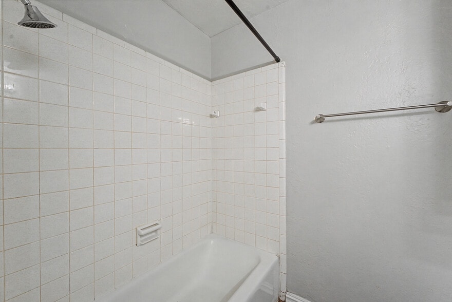 More Photos Of 6330 E 7th St, Tulsa Apartments For Sale
