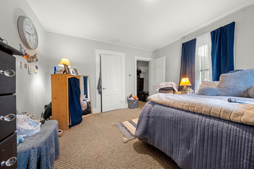 More Photos Of 15 South St, Freeport Apartments For Sale
