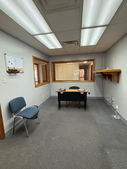 More Photos Of 704 E Clay St, Thomasville Office For Lease