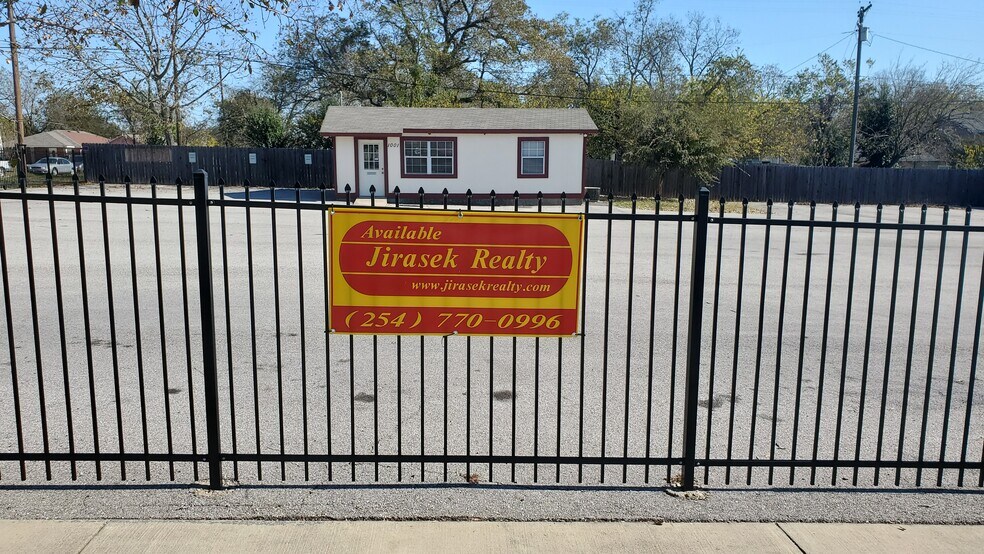 More Photos Of 1001 S 1st St, Temple Auto Dealership For Sale