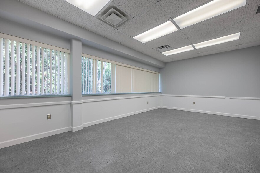 More Photos Of 7271 N Main St, Dayton Medical For Lease