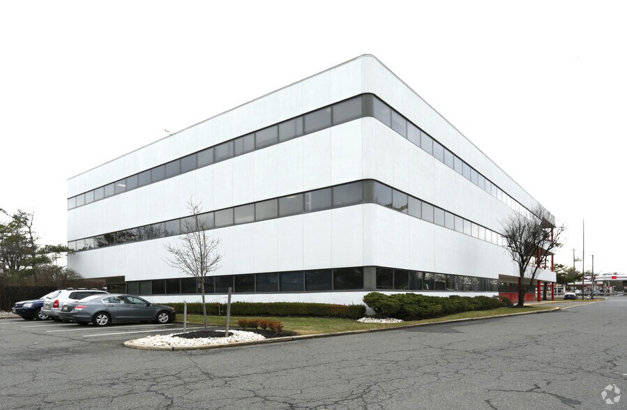 More Photos Of 1000 US Highway 9 N, Woodbridge Office For Lease