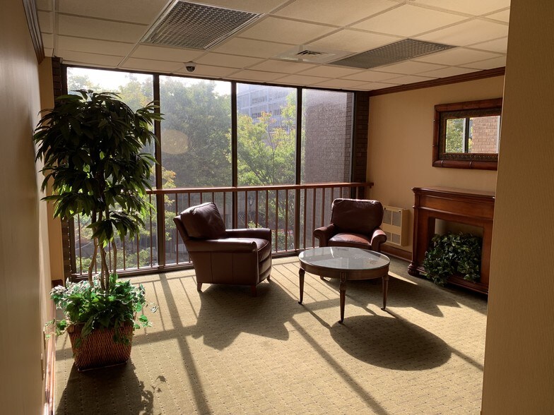 More Photos Of 142 Temple St, New Haven Medical For Sale