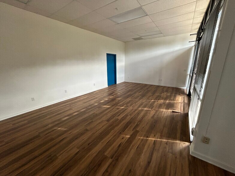 More Photos Of 4328-4330 Redwood Hwy, San Rafael Research And Development For Sale