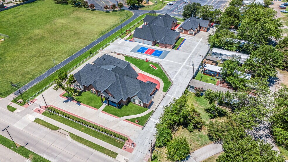 More Photos Of 703 E Oates Rd, Garland Unknown For Lease