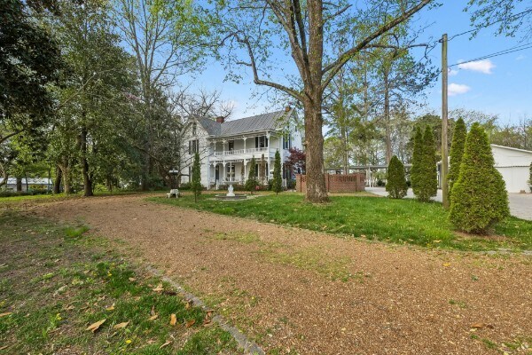 More Photos Of 728 S Spring St, Manchester Specialty For Sale