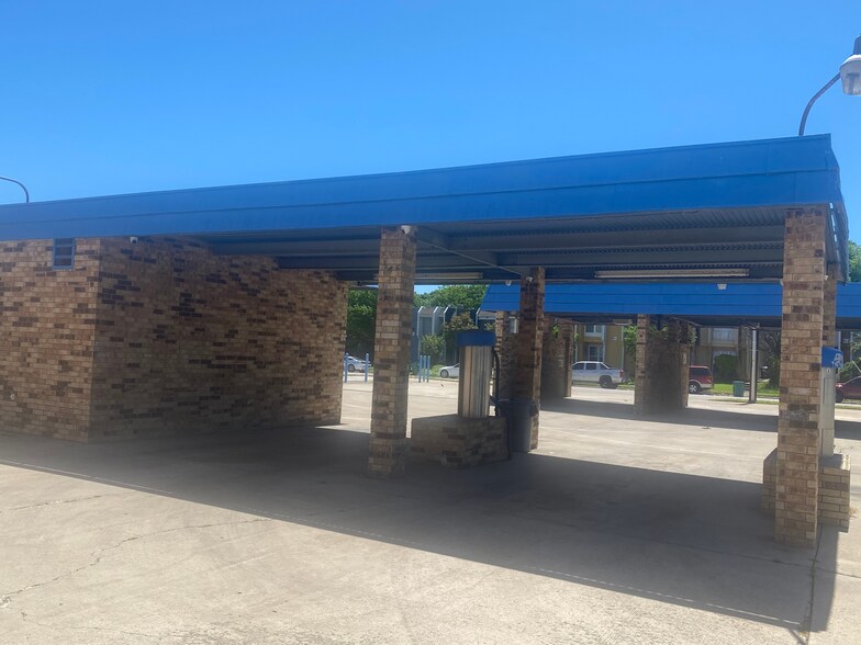 More Photos Of 521 Alegre Vista Dr, Denton Carwash For Sale