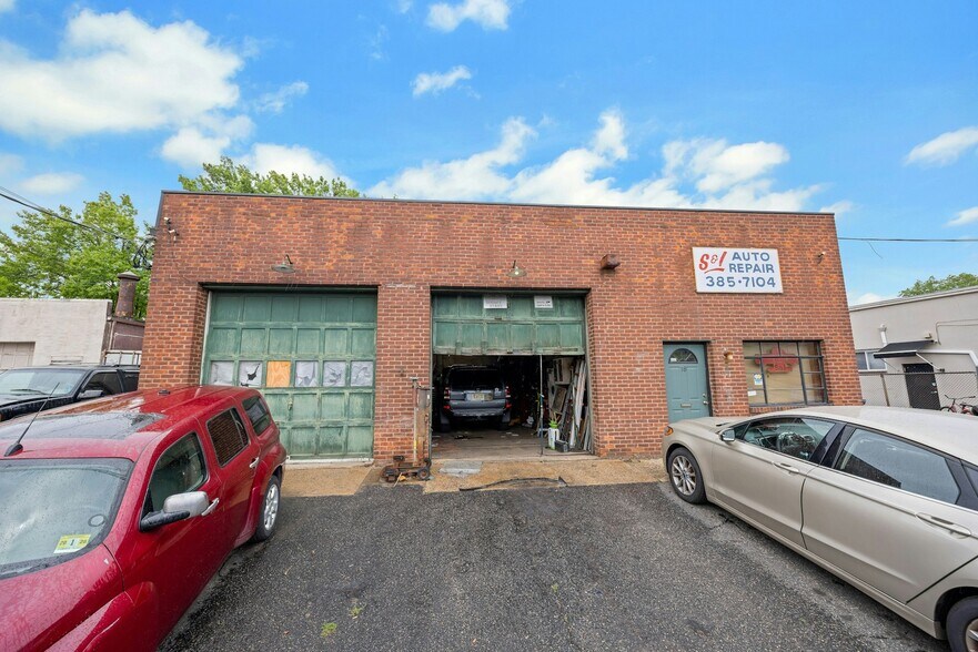 More Photos Of 18 McDermott Pl, Bergenfield Industrial For Sale