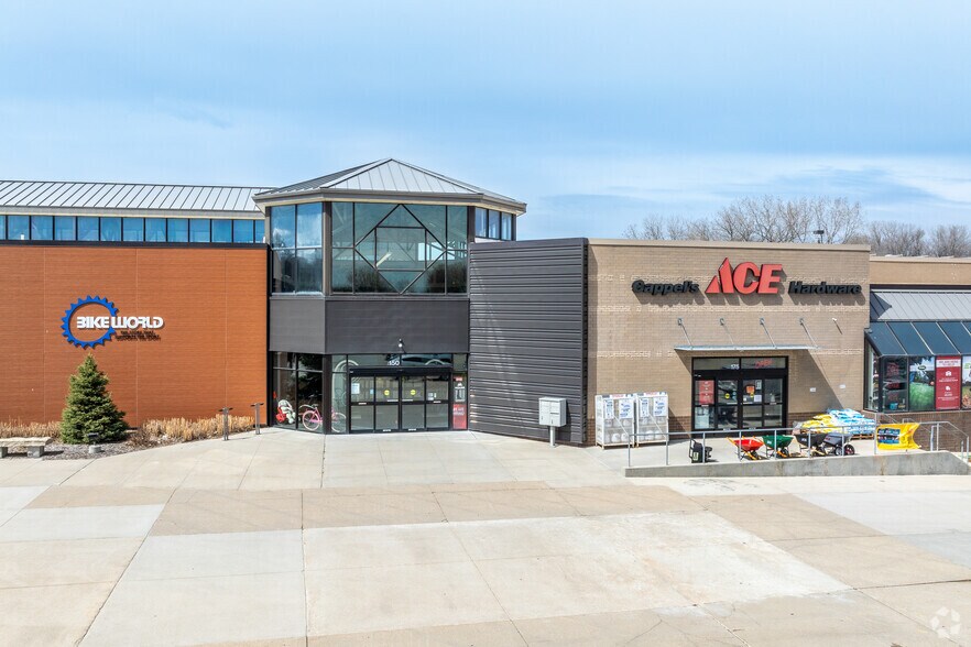 More Photos Of 5003 Ep True Pky, West Des Moines Supermarket For Lease