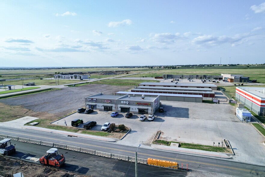 More Photos Of 7602 Us-277 Hwy, Elgin Storefront For Sale