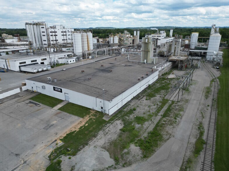 More Photos Of 4250 Bells Ln, Louisville Manufacturing For Sale