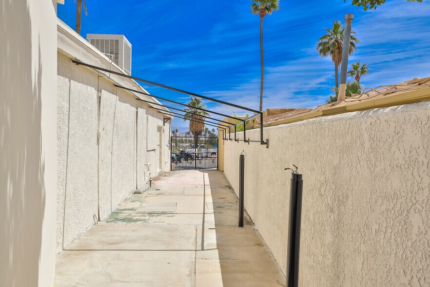 More Photos Of 2249 N Palm Canyon Dr, Palm Springs Hotel For Sale