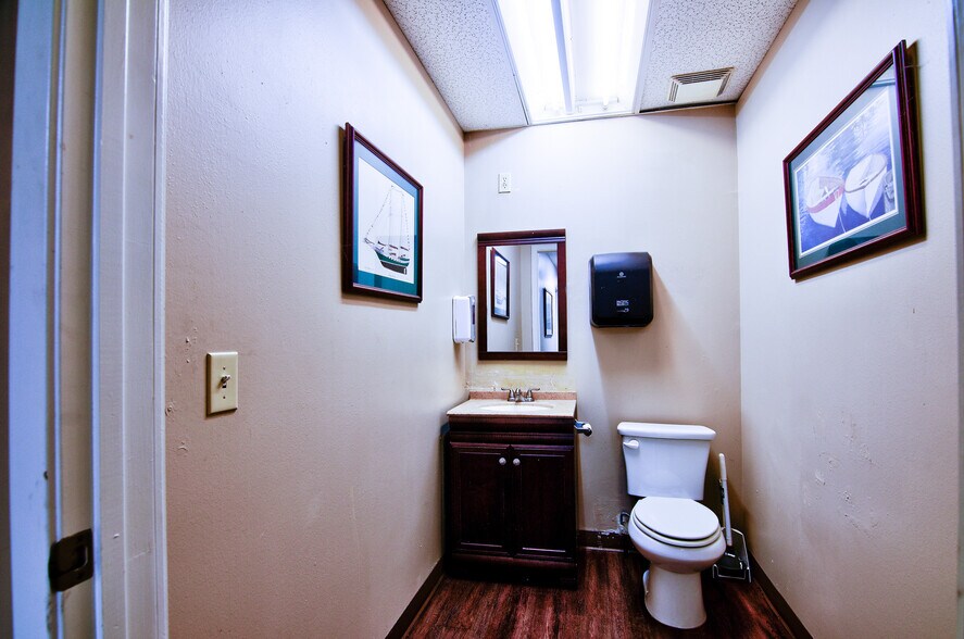 More Photos Of 9730 Shepard Hill Rd, Willis Warehouse For Sale