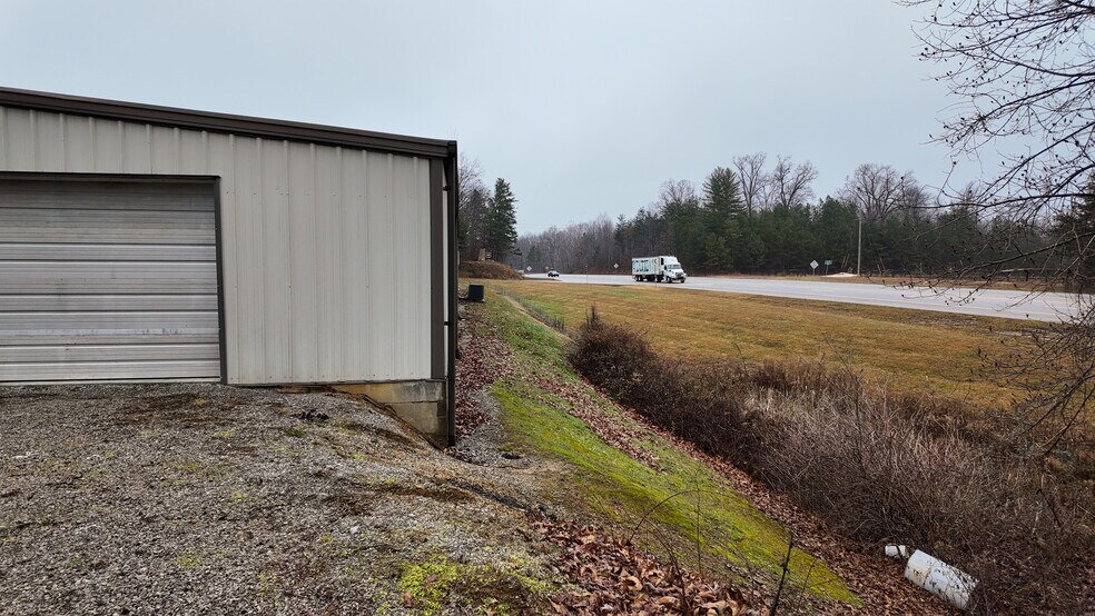 More Photos Of 45 Job Corp Rd, Pine Knot Flex For Sale