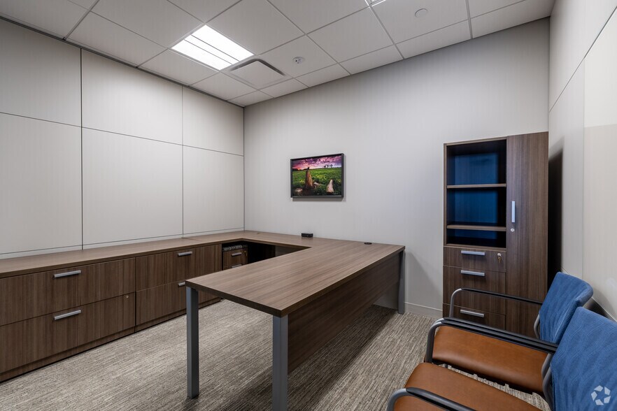 More Photos Of 1299 Farnam St, Omaha Office For Lease