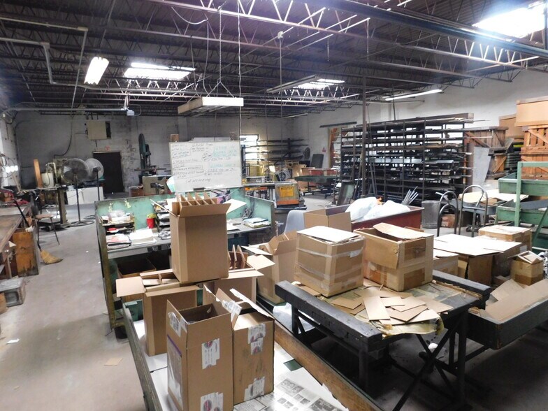 More Photos Of 115 Dairy St, Monett Industrial For Sale