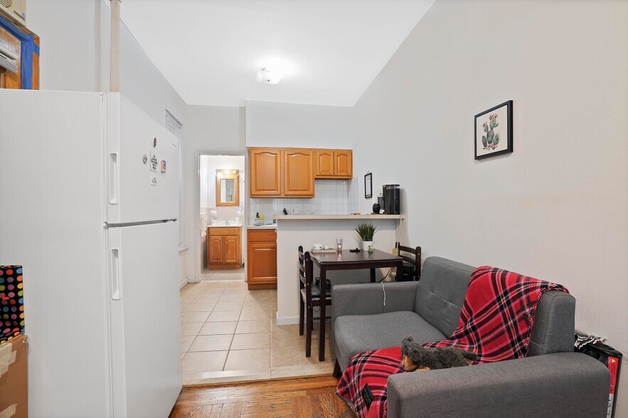 More Photos Of 6109 Catalpa Ave, Ridgewood Multifamily For Sale