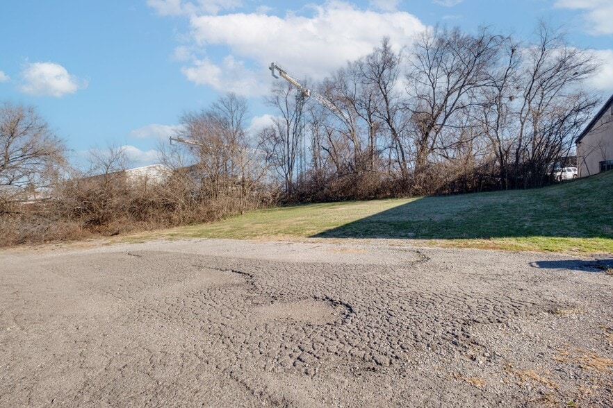 More Photos Of 520 Merritt Ave, Nashville Warehouse For Sale