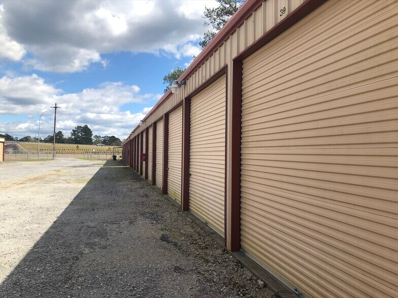 More Photos Of 1882 Highway 69 S, Lumberton Self Storage For Sale