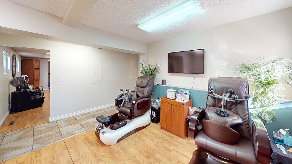 More Photos Of 191 Wyoming St, Lander Office For Sale