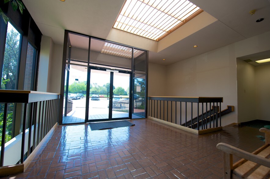 More Photos Of 1721 W Plano Pky, Plano Office For Lease
