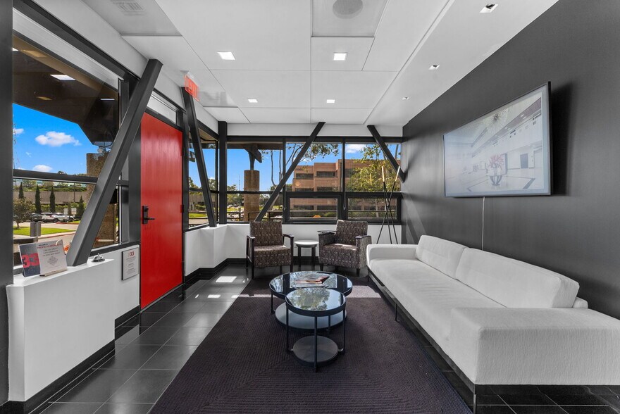 More Photos Of 5080 Shoreham Pl, San Diego Office For Sale