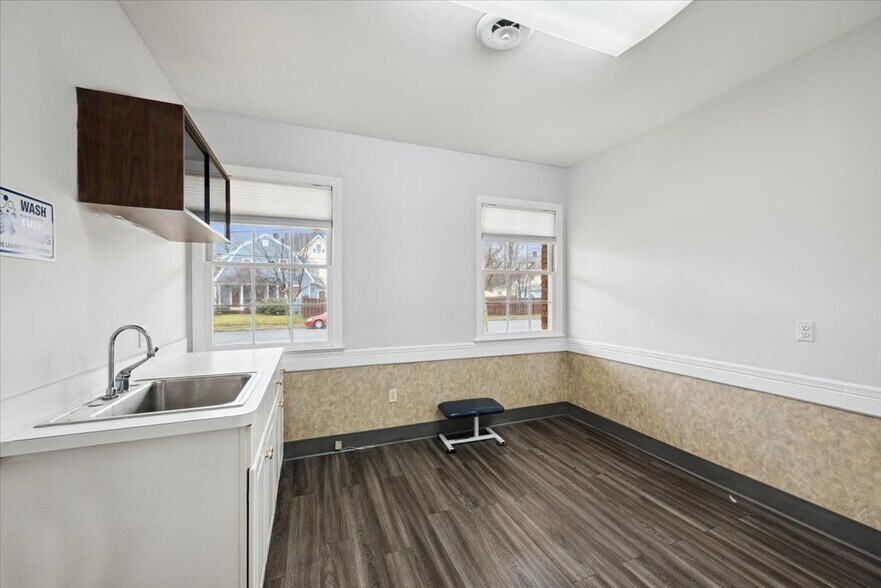 More Photos Of 515 Church St, Bound Brook Medical For Sale