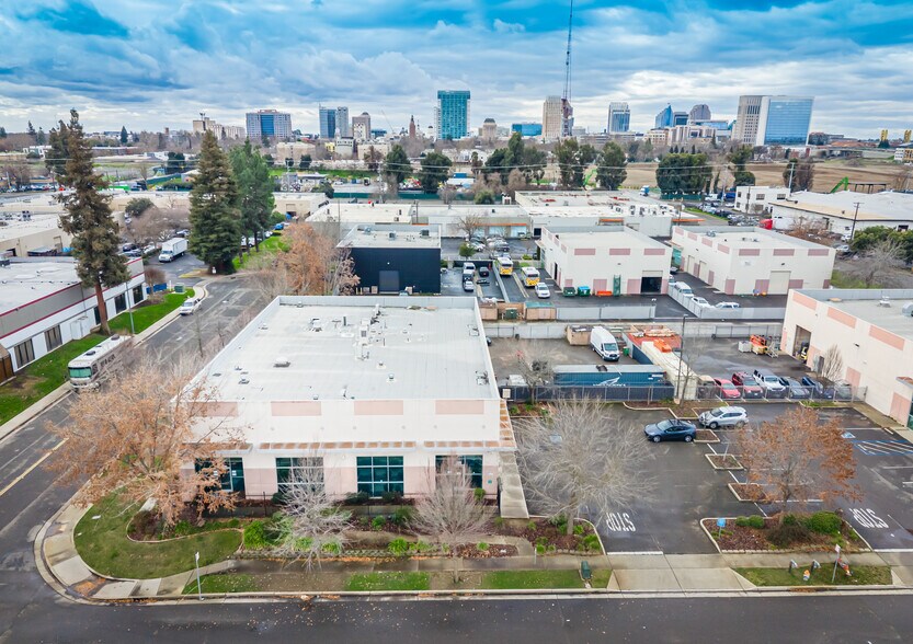 More Photos Of 1030 N D St, Sacramento Light Manufacturing For Sale
