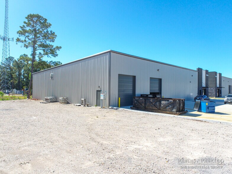 More Photos Of 2323 S Houston Ave, Humble Warehouse For Sale