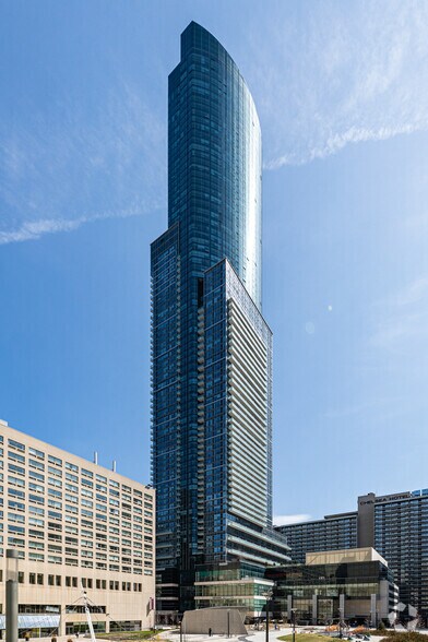 More Photos Of 384 Yonge St, Toronto Apartments For Sale
