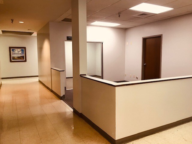 More Photos Of 222 W 6th St, Junction City Office For Sale