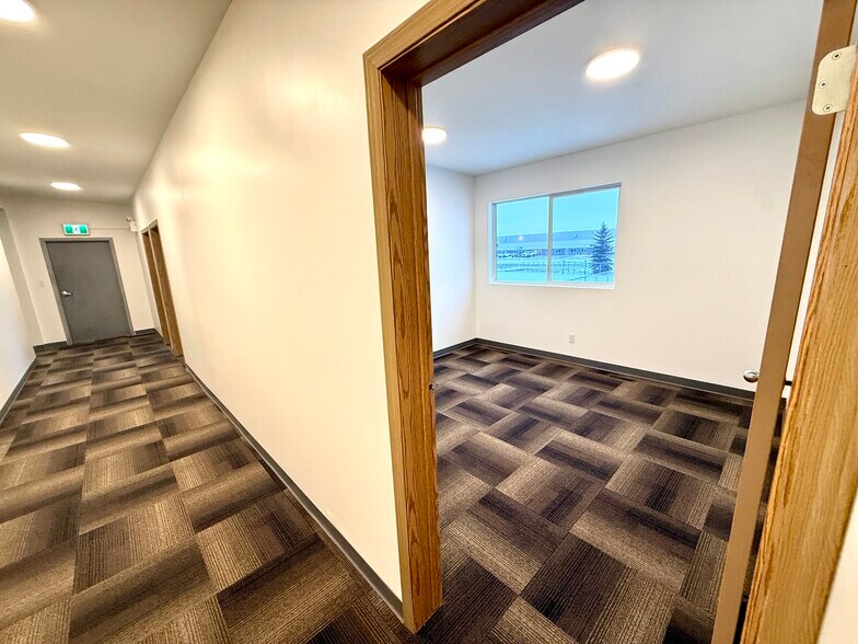 More Photos Of 8 Van Der Horn Way, Red Deer County Truck Terminal For Sale