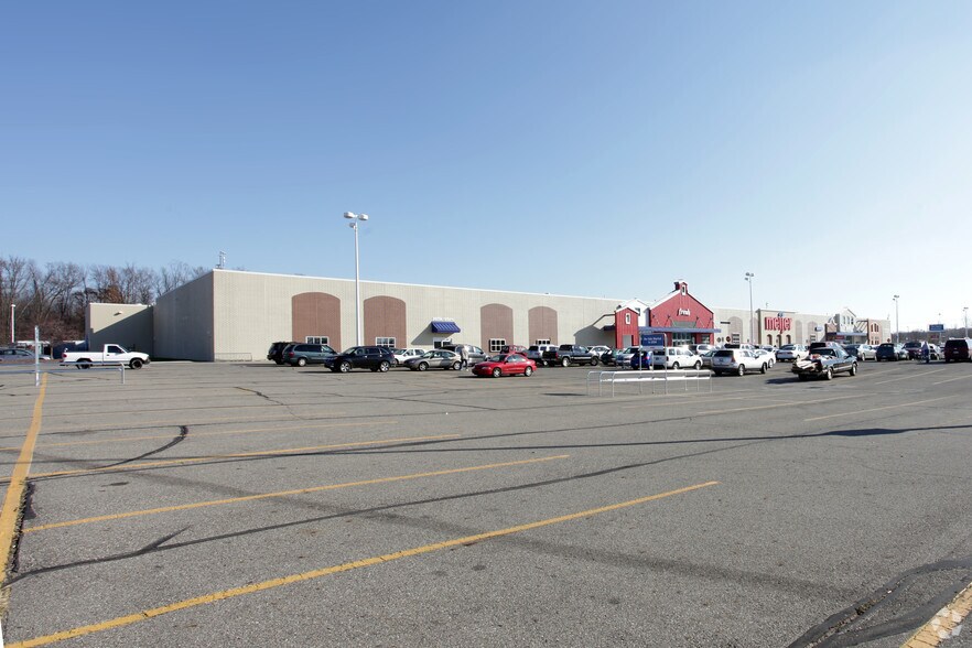 More Photos Of 6405 N B Dr, Battle Creek Freestanding For Lease