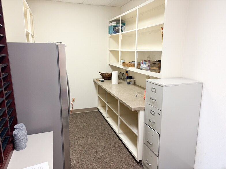 More Photos Of 6603 Utica Ave, Lubbock Office For Lease
