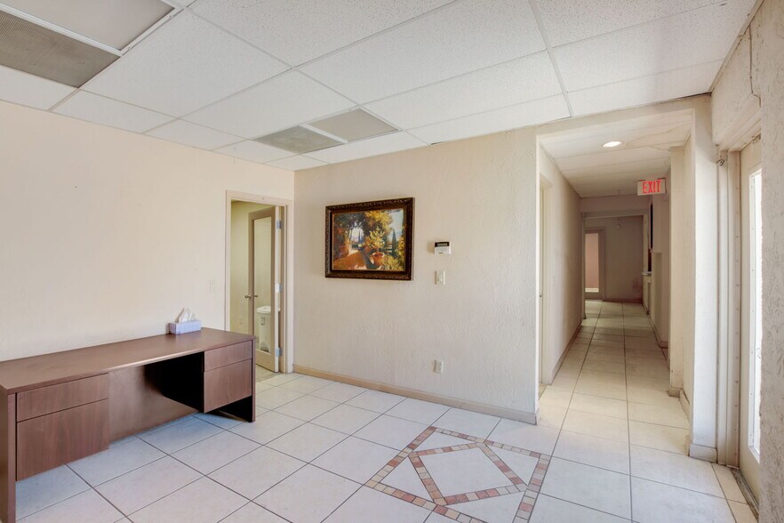 More Photos Of 4496 N Black Canyon Fwy, Phoenix Office Residential For Sale