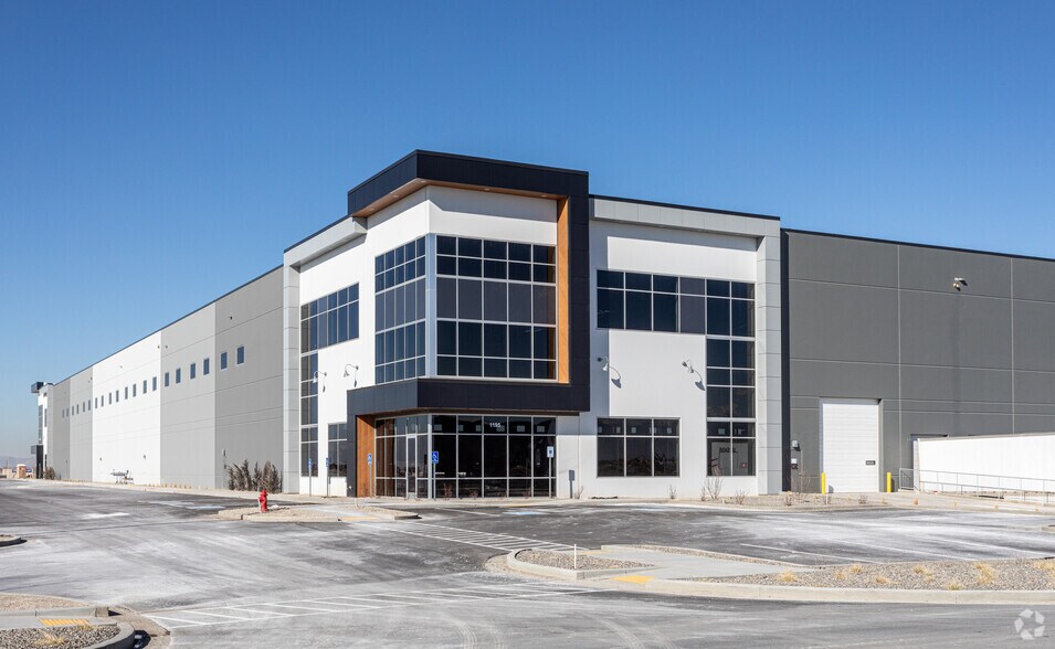 More Photos Of 1195 N 6550, Salt Lake City Distribution For Lease