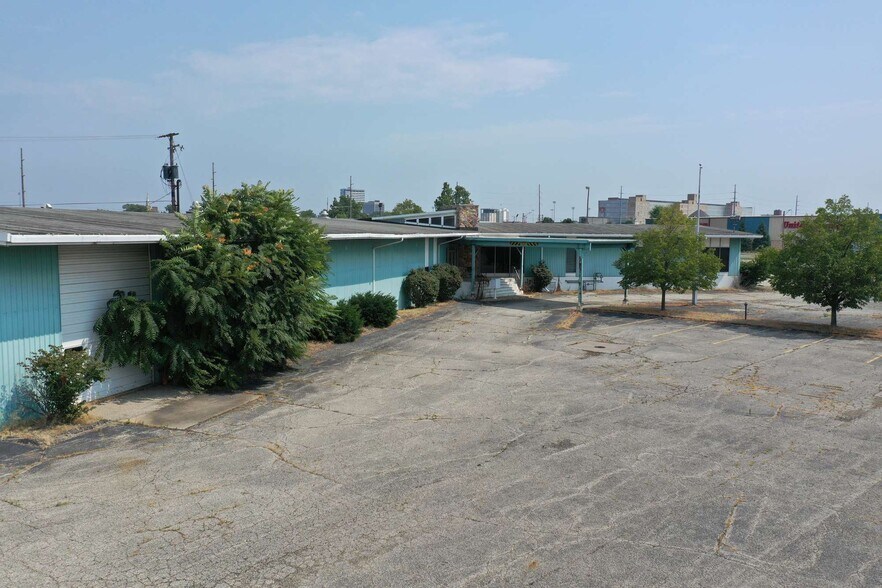 More Photos Of 815 W Sample St, South Bend Truck Terminal For Sale