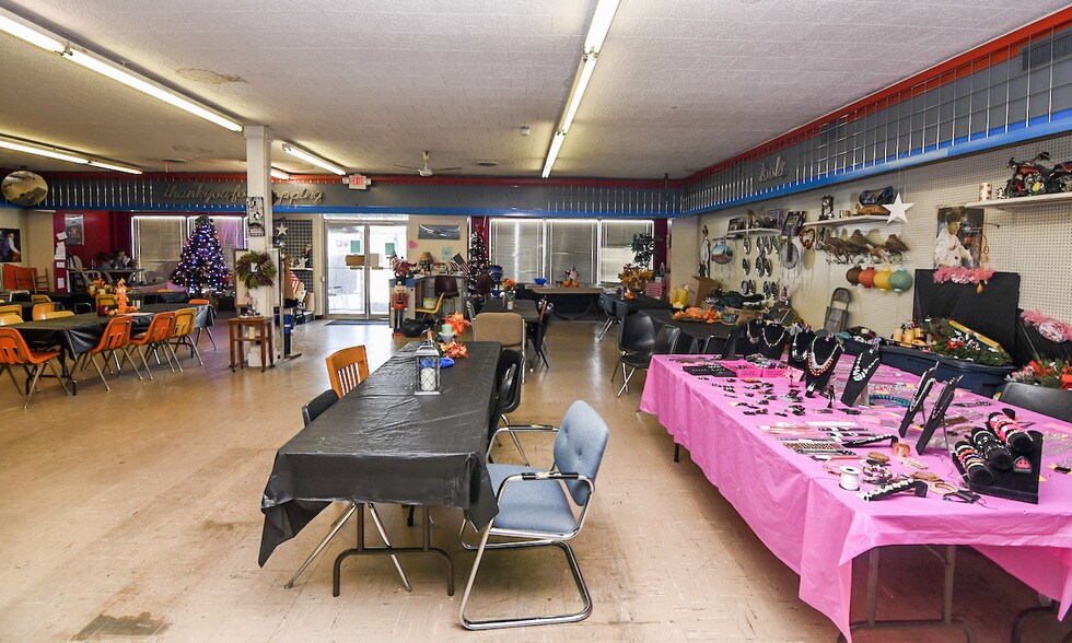 More Photos Of 106 W North Railroad St, Four Oaks Storefront For Sale