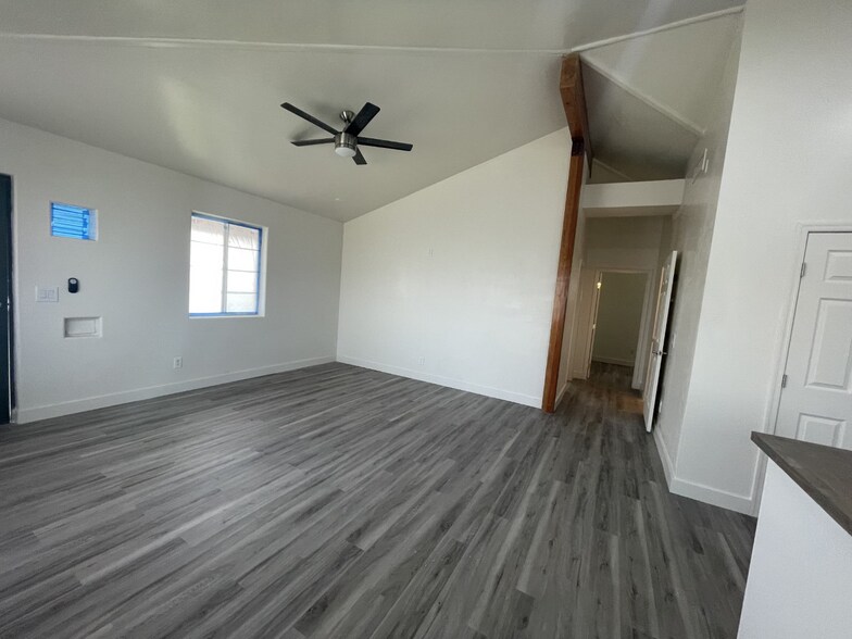 More Photos Of 5707 W Myrtle Ave, Glendale Apartments For Sale
