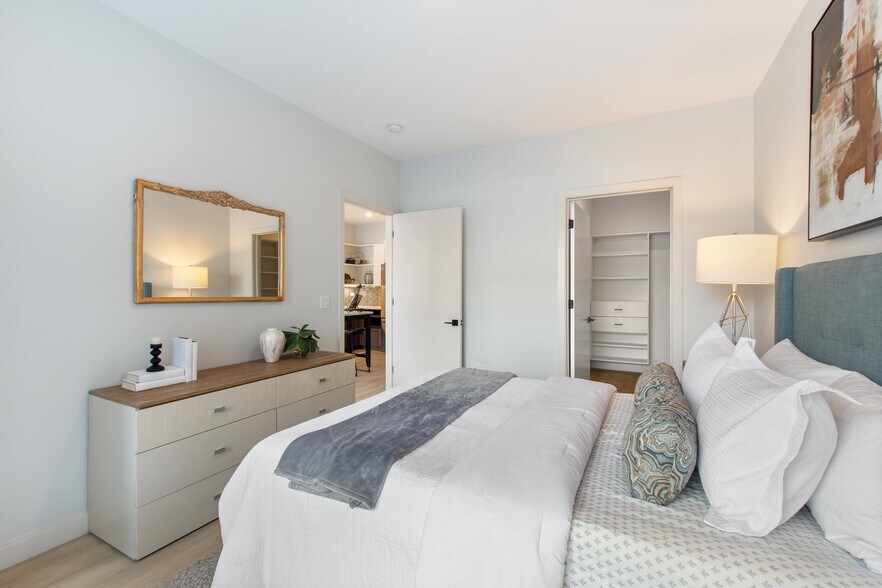 More Photos Of 4501 N Sheridan Rd, Chicago Apartments For Lease