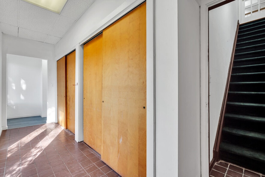 More Photos Of 1 Dag Hammarskjold Blvd, Howell Office For Sale