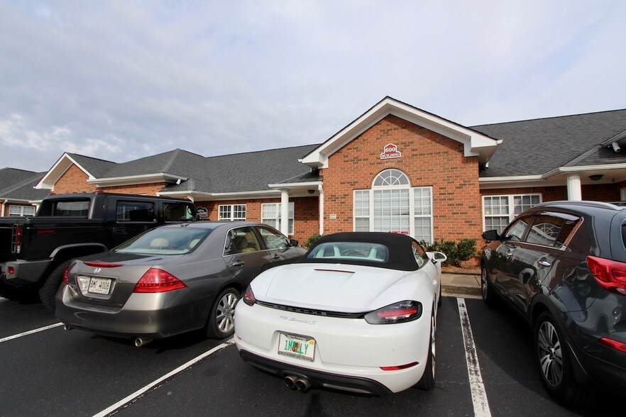 More Photos Of 2230 Towne Lake Pky, Woodstock Office For Lease